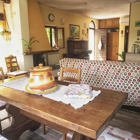 Casa Luisella بيت للعطل *